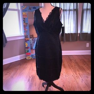 3/15 Daisy Fuentes L black stretch lace slip dress